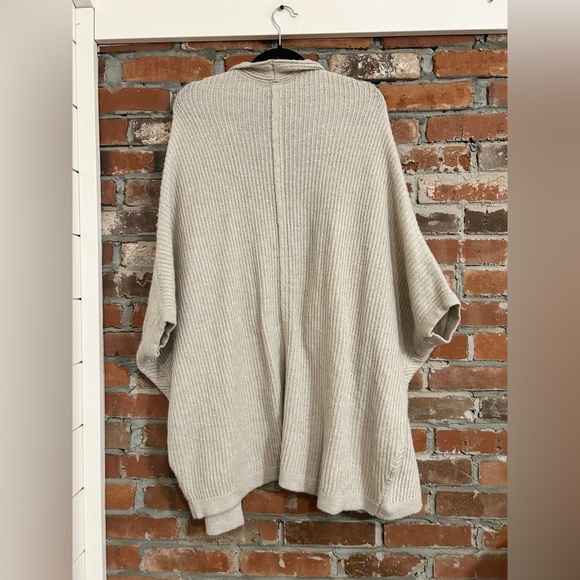 Lane Bryant Cable Knit Wool Sweater Cardigan Size 14/16 - Picture 4 of 4